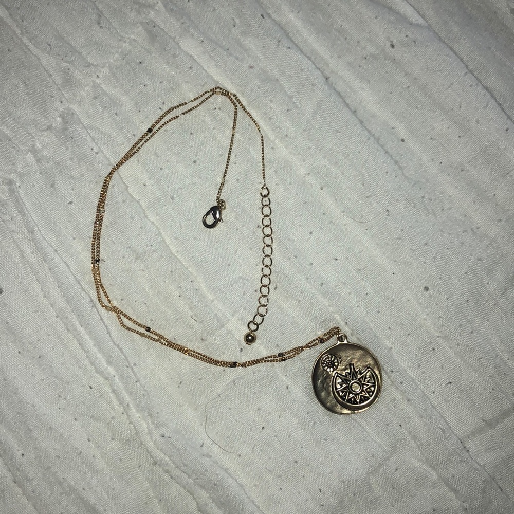 GOLD NECKLACE